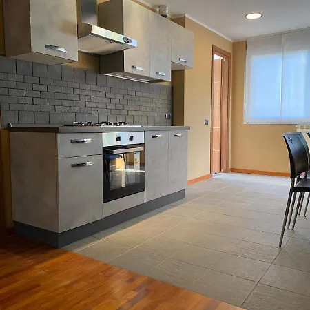 Casa Eden * Ачи Костелло