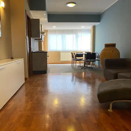 Casa Eden * Ачи Костелло