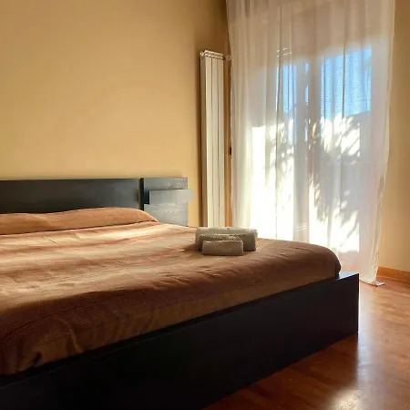 Casa Eden Ачи Костелло